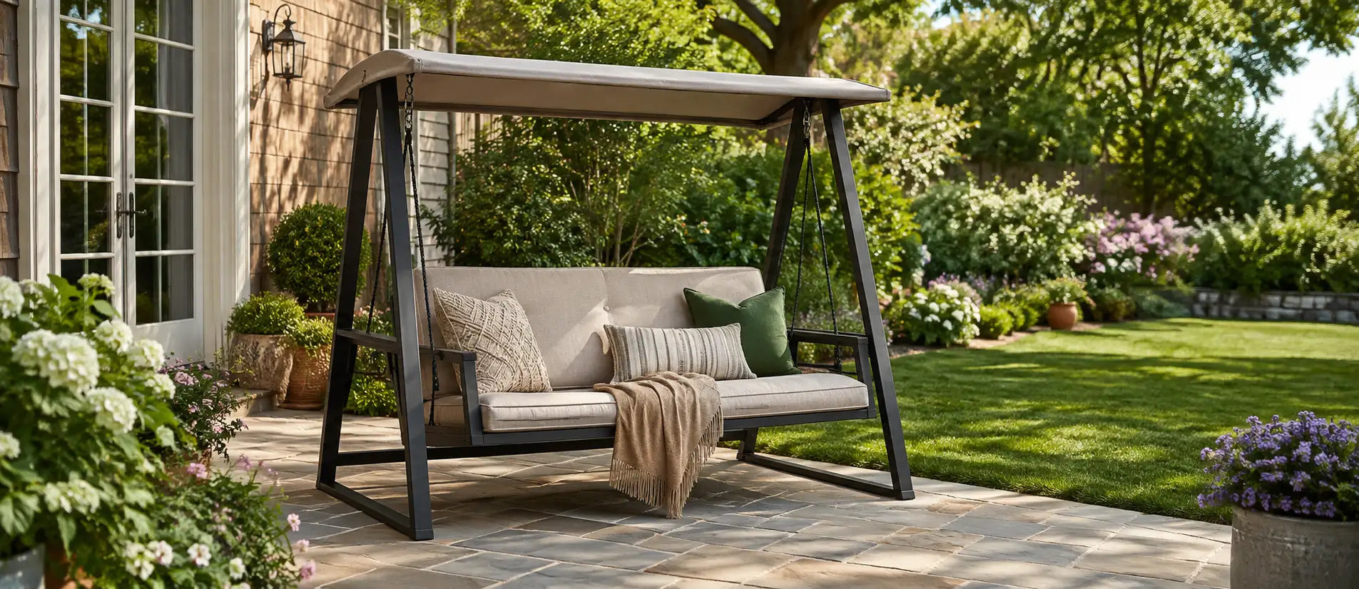 Outdoor Seating, Swings & Hammocks