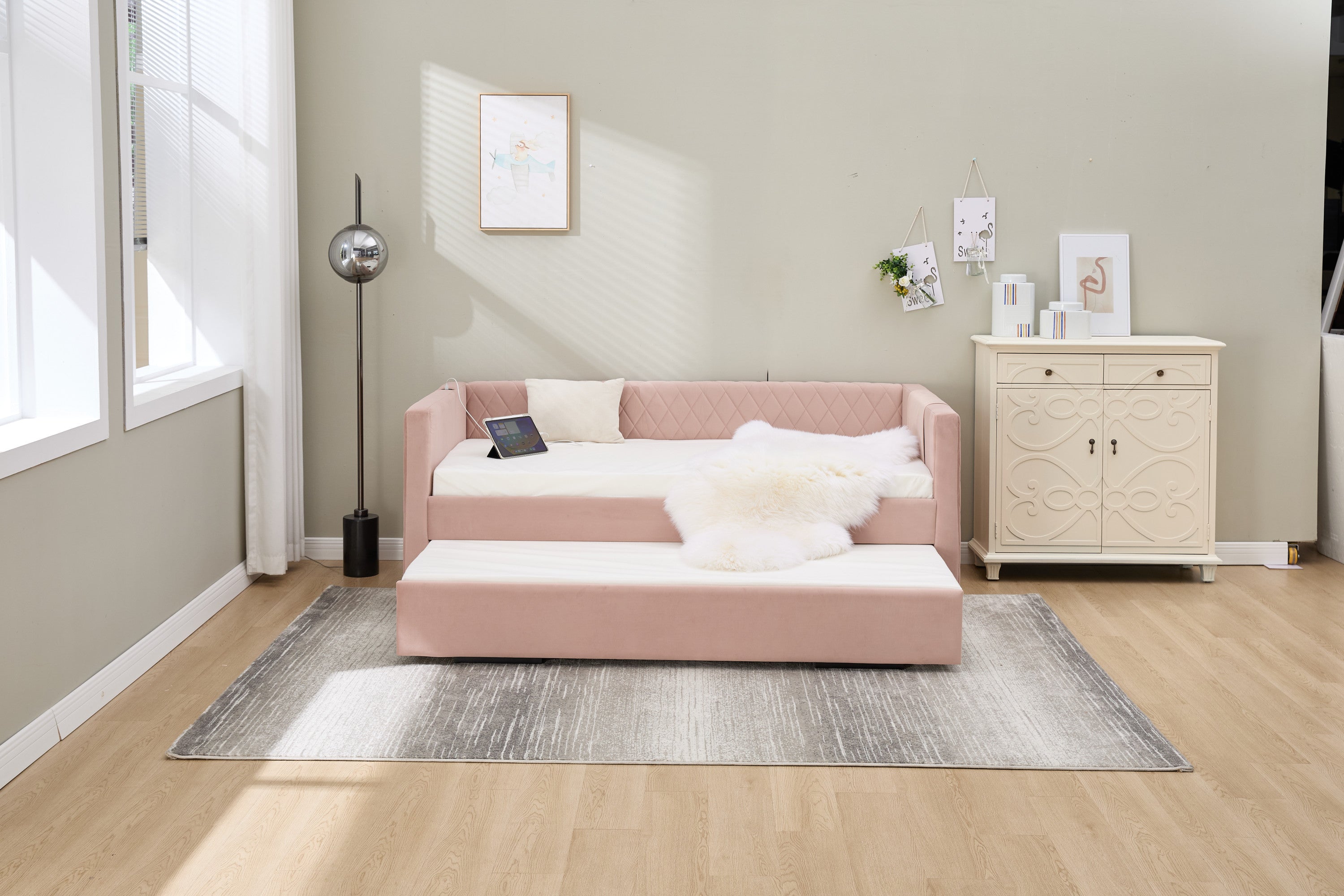Pink velvet daybed, sturdy wooden bed frame, modern diamond grid pull-out design, perfect for bedroom, living room furniture Secondary image